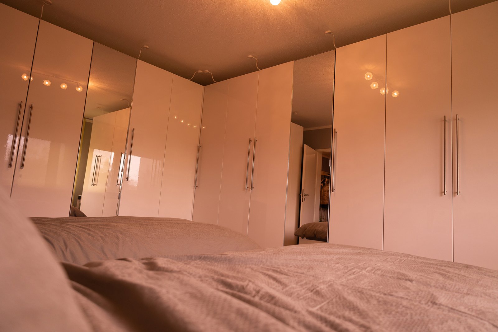 Schlafzimmer mit Schrank